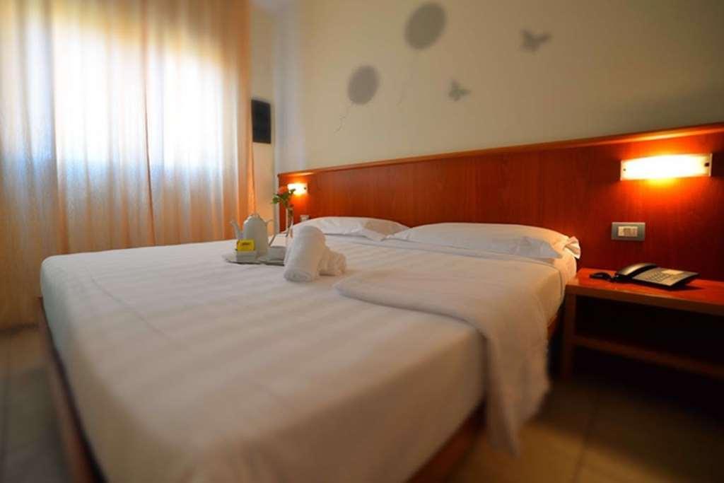 Leonardo Hotel Parma Habitación foto